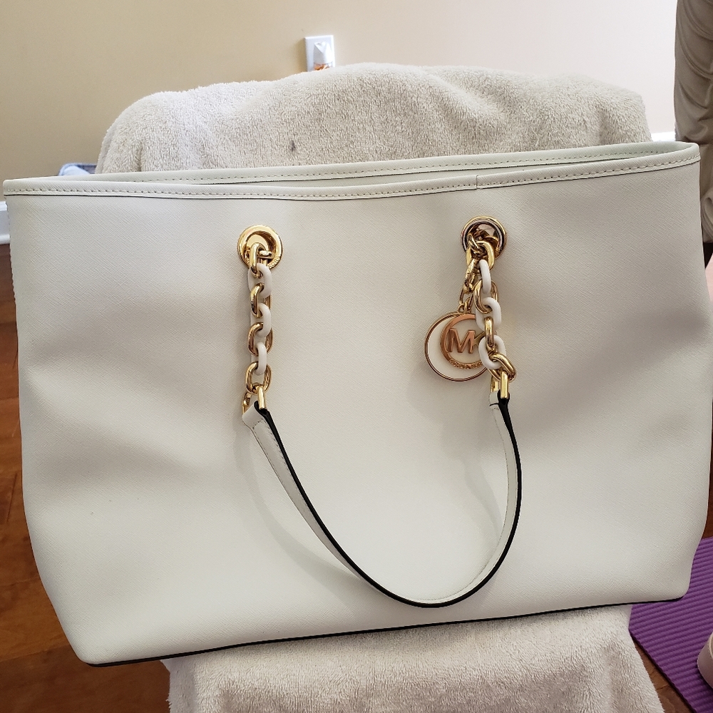 Bags - Picture 5 of 8